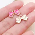 Ciondolo a fiocco in lega smaltata rosa per la creazione di gioielli fai da te - Stile Fiocco (12248) / 1 Pezzo (15.5x10mm) / Rosso rosa