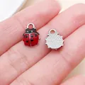 Detaillierte rote Marienkäfer-Anhänger aus Emaille für DIY-Schmuck und Halsketten - Mini Roter Marienkäfer (27011) / 1 Stück (12.5x9mm) / Silber Basis Rot