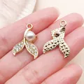 Gold-plated mermaid tail pendant with pearl and rhinestones for DIY jewelry - Rhinestone Fish Tail with Artificial Pearl Style (27111) / 1 Piece/Pack (22x16mm) / KC Gold