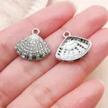 Sparkling silver zinc alloy shell pendant with rhinestones for DIY jewelry making - Rhinestone Shell Style (27116) / 1 Piece (16x18mm) / Silver