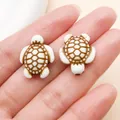 Par de cuentas de tortuga de acrílico blanco y marrón para creación de joyería de playa - Tortuga marina (27355) / 1 Pieza (20x16mm) / Marrón