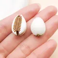 Amuletos realistas de concha de cauri de acrílico blanco para joyería de playa DIY - Concha (27363) / 1 Pieza (20x13mm) / Marrón