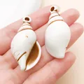 Colgante de concha de acrílico blanco para proyectos de joyería DIY de playa - Concha Marina (27397) / 1 Pieza (44x21mm) / Blanco