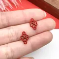 Exquisito colgante conector de nudo chino rojo para la creación de joyas festivas - Colgante de Nudo de Trébol de Doble Colgante Rojo (21582) / 1 Pieza (12x7mm)