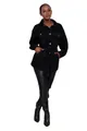 Primer plano de la elegante chaqueta vaquera negra que muestra la cintura y los botones. - 3XL / Tops / Negro