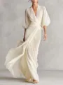 Elegante vestido largo cruzado blanco con escote en V profundo y mangas farol - S / Vestidos / Beige