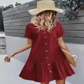 Toma exterior de un vestido burdeos de algodón y lino con botones y dobladillo volante - S / Vestidos / Burdeos