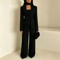 Elegante traje negro de tres piezas con blazer detalle bufanda y pantalón ancho. - S / Top Y Pantalón / Negro