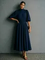 Elegante marineblauwe midi-jurk met hoge nek, pofmouwen en een geplooide A-lijn rok - S / Dresses / Marineblauw