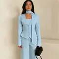 Hellblauer modischer V-Ausschnitt Blazer Anzug mit elegantem Schaldekor für Damen - S / Oberteile / Hellblau