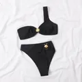 Elegante conjunto de bikini negro texturizado de un hombro con detalles de concha dorada - S / Top Y Pantalón / Negro