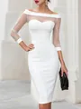 Dettaglio di un elegante abito bianco con spalle scoperte e maniche in velo trasparente - Taglia S / Vestiti / Bianco