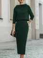 Vue détaillée d'un élégant ensemble deux pièces vert foncé avec jupe crayon ajustée - Vert Foncé