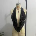 Vista frontal detallada de un sexy top de lentejuelas negras con cuello halter - S / Parte superior (XTLC822) / Negro