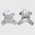 Combinaison d'hiver imperméable grise et blanche pour animaux avec rembourrage chaud - S / Gris