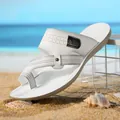 Sandali da spiaggia bianchi da uomo con suola morbida antiscivolo per la stagione estiva - 38 / Bianco