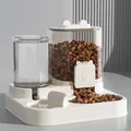 Dispensador automático de agua y comida para mascotas con sistema de gravedad - Crema