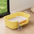 Gelbe halbgeschlossene Anti-Spritz-Katzen-Toilette mit integrierter Streuschaufel - Medium - Inklusive Schaufel / Milchgelb