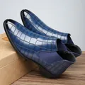 Stivaletti Chelsea da uomo blu stampa coccodrillo con punta sfumata nera elastica - 39 / Blu