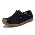 Mocassins en daim bleu marine pour femmes avec semelle en gomme texturée et surpiqûres blanches - 38 / Bleu (806)