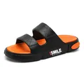 Modische Herren-Badelatschen in Schwarz und Orange mit Smile-Aufdruck und weicher Sohle - 44-45 / Schwarz Orange