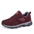 Baskets en mesh bordeaux respirantes avec fermeture velcro réglable pour hommes et femmes - 35 / Bordeaux