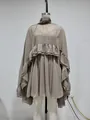 Detailansicht eines eleganten zweiteiligen Kleidersets aus Chiffon mit Volants - S / Oberteil Und Unterteil / Khaki
