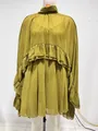 Elegante mosterdgele chiffon jurk met ruches en een bijpassende onderjurk voor dames. - S / Boven- En Onderstuk / Mosterdgroen