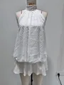 Robe blanche élégante à col licou et volants avec une texture plumetis pour femme - Flocon de Neige Blanc