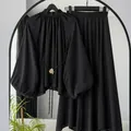 Elegantes schwarzes zweiteiliges Set mit Langarm-Oberteil und langem Rock Detail. - XS / Oberteil Und Unterteil / Schwarz