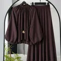 Elegantes dunkelbraunes Set aus langärmeligem Oberteil und passendem langem Maxirock - XS / Oberteil Und Unterteil / Kaffeebraun