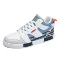 Eleganti sneaker casual alte bianche e blu per uomo e ragazzo con dettagli arancioni - 38 / bianco e blu
