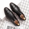 Schwarze Business-Schuhe aus Leder mit Krokoprägung im klassischen britischen Stil - 38 / Schwarz