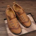 Zapatos casuales retro marrones para hombre con detalles cosidos a mano al aire libre - 40 / Marrón Amarillento