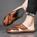 Bruine handgestikte lederen sandalen voor heren, ademend gesloten neus-ontwerp - 38 / Diepbruin