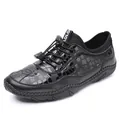 Chaussure de sport décontractée noire élégante avec texture crocodile et lacets élastiques - 38 / Noir