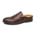 Sabot da uomo in pelle marrone con elegante motivo a coccodrillo e design slip-on pratico - 38 / Marrone