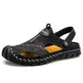 Atmungsaktive Herren-Sandalen aus Spaltleder mit Hohlraumdesign und rutschfester Sohle - 38 / Schwarz