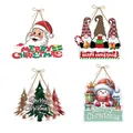 Vista detallada de cuatro adornos navideños colgantes con temas de Papá Noel y muñeco de nieve. - Juego de 4 colgadores de puerta de Navidad