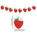 Gedetailleerd overzicht van rode aardbeien feestslinger, afmetingen 16cm x 12,5cm - Aardbei Banner / Set van 8