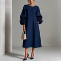 Französisches dunkelblaues Leinenkleid mit 3D-Blumenapplikation an den Laternenärmeln. - S / Kleider / Marineblau
