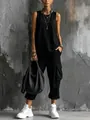 Conjunto casual de camiseta de punto negra y pantalones cargo capri a juego - Negro