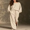 Κομψό σετ δύο τεμαχίων με oversized φούτερ και μάξι φούστα με πλαϊνό σκίσιμο μπεζ - Βερικοκί