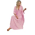 Elegantes, rosa gestreiftes Maxikleid mit V-Ausschnitt, lockere Passform für den Strandurlaub. - S / Kleid (8930) / Rosa