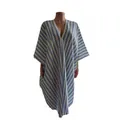 Elegantes, locker sitzendes Maxi-Urlaubskleid mit V-Ausschnitt und blau-weißem Streifenmuster - S / Kleid (8930) / Hellblau