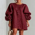 Elegantes weinrotes A-Linien-Leinenkleid mit 3D-Blumen-Laternenärmeln und Rundhalsausschnitt. - Dunkelrot