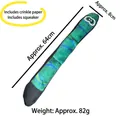 Vista detallada del juguete de peluche verde con forma de serpiente de 64 cm con sonido. - Aprox. 64cm de Largo / Serpiente Verde