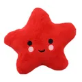 Peluche a forma di stella rossa per cani con viso ricamato e squeaker interno morbido - Pentagramma Rosso