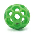 Balle pour chien en TPR vert avec trous hexagonaux et clochette interne sonore - Petit Vert Herbe