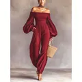 Eleganter burgunderroter schulterfreier Langarm-Jumpsuit mit Faltenstoff und weitem Bein - S / Rot